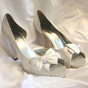 Women's White Open-toed Heels